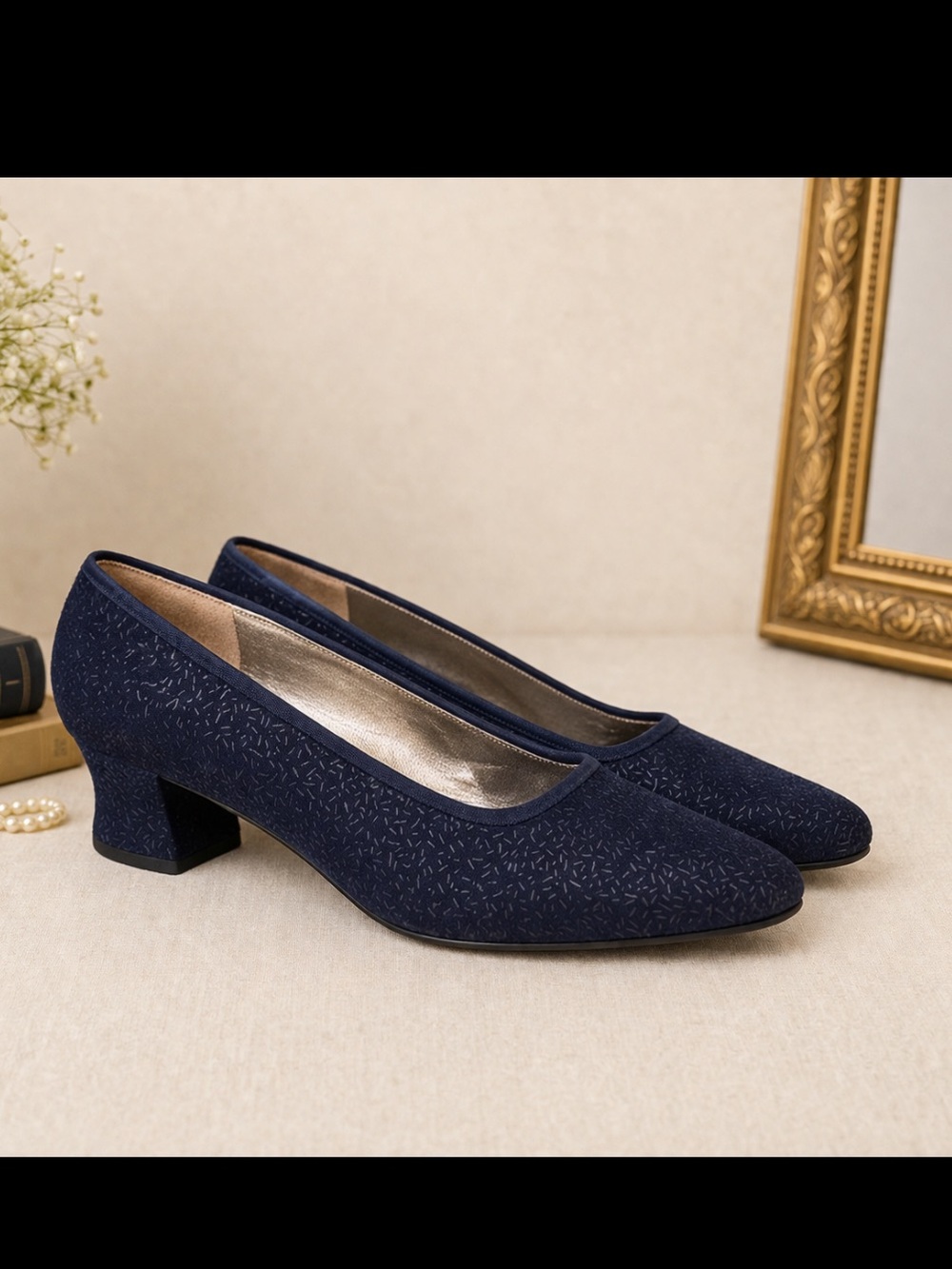 VINTAGE ITALIAN LEATHER HEELS - Picture 3 of 5